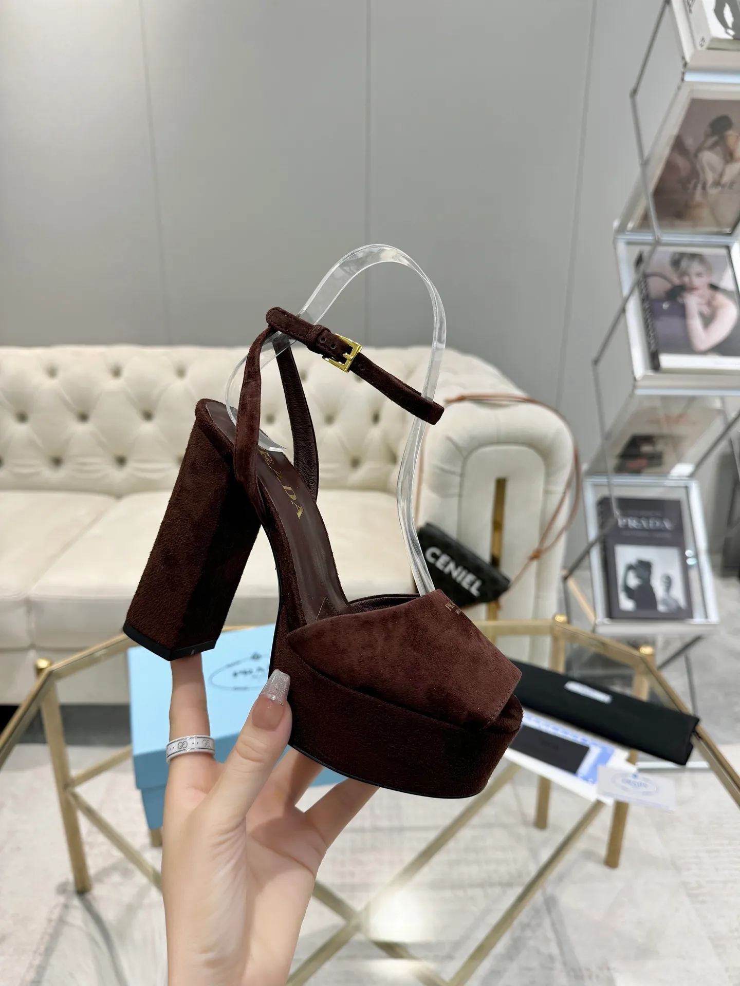 👟👟Ex-factory price 600👟👟 (imitation leather bottom-20) New arrival 👉Ready stock👈Remove the original board and make a 1:1 replica‼ ️The highest version ✅ Prada's early spring catwalk hot style 😘The latest spring style thick square toe water platform series (genuine leather outsole), (simulated leather sole) goddess must-have for super beautiful feet 👉The upper is made of imported original calfskin, soft and textured, lining + foot pads, imported sheepskin lining, breathable and comfortable, private model water platform, heel, water platform 3.5M, heel height 12M Code number 35M-39M (34 40 41 42 43 is custom-made and cannot be returned or exchanged)